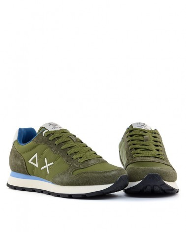 Paio di sneakers uomo Sun68 Tom Solid Militare verde: vista frontale angolata delle scarpe stile army